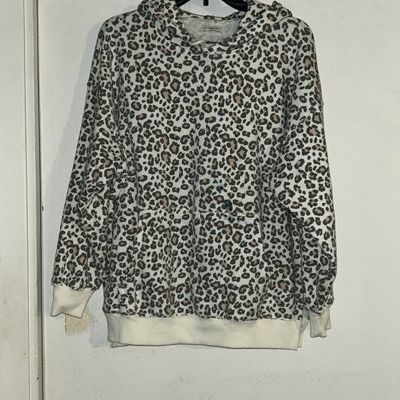 American Eagle leopard hoodie with flaw amazingly soft - Picture 2 of 6